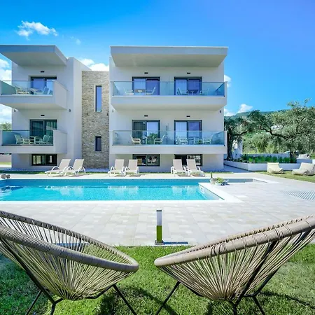 מלון Aquamarine Luxury *