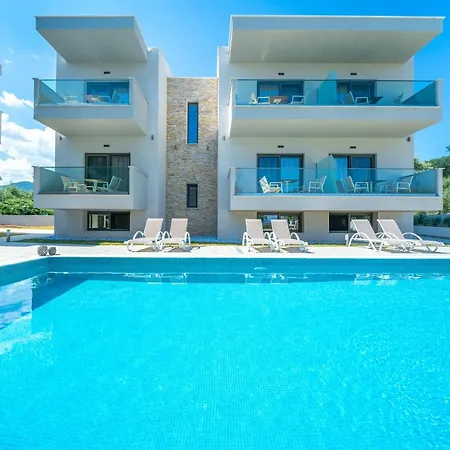 Aquamarine Luxury * Λιμένας