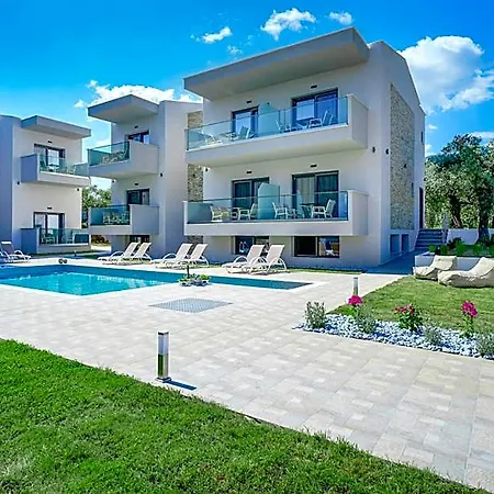 Aquamarine Luxury *