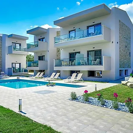 Aquamarine Luxury *