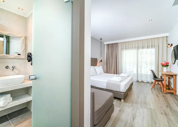 Aquamarine Luxury Hotel